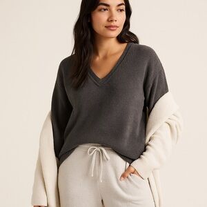 Barefoot Dreams CozyChic Lite V-Neck Sweater Gray Petite M BDWES22145 Soft Knit